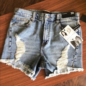 Kendall + Kylie denim woman’s shorts.